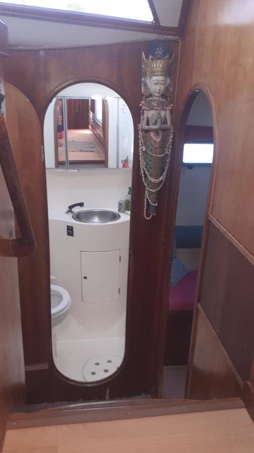 Catamaran Cypraea Botel *